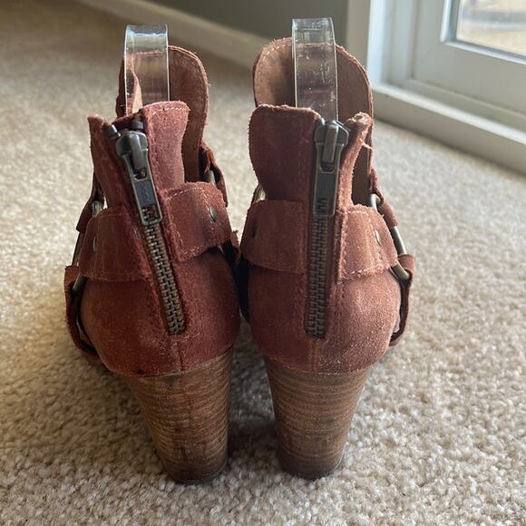 Seychelles Impossible Suede Cognac Bootie - Picture 4 of 11